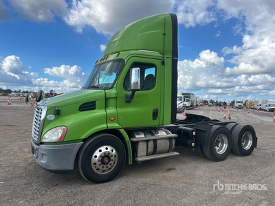 2016 Freightliner Cascadia 113 6x4 T/A Day Cab Truck Tractor