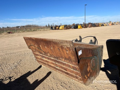 WBM 66 in Q/C Hydraulic Tilting Excavator Bucket - Fits Komatsu PC270LC-8