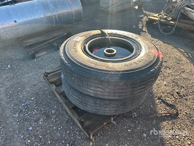 Quantity of (2) 11R22.5 Banden