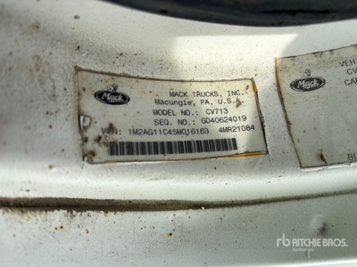 2005 Mack CV713 6x4 Lube Truck