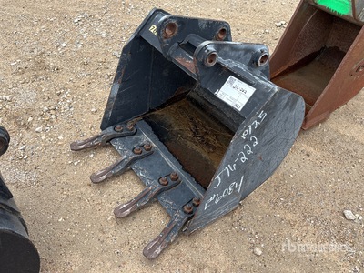JCB 24 in Digging Backhoe Rear Bucket