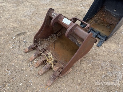 2007 Bobcat 24 in Q/C Digging Backhoe Rear Bucket
