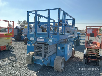 2013 Genie GS2669RT Dual Fuel Scissor Lift