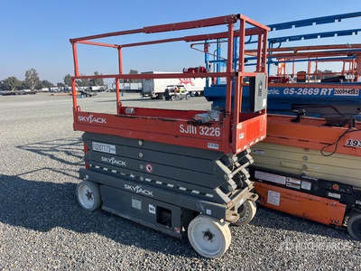 2016 Skyjack SJ III 3226 Electric Scissor Lift