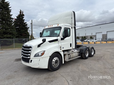 2020 Freightliner Cascadia 126 6x4 T/A Day Cab Truck Tractor