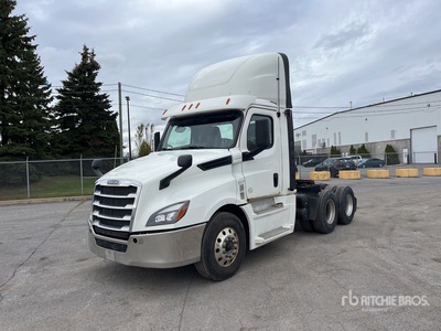 2020 Freightliner Cascadia 126 6x4 Day Cab Truck Tractor