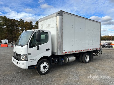 2019 Hino 195 4x2 Gesloten vrachtwagen