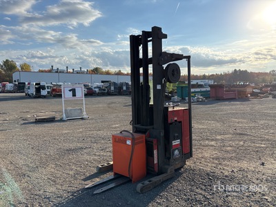 Raymond 20R30TT 3000 lb Poste de conduite élevable