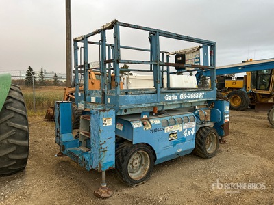 2006 Genie GS-2668 4x4 Dual Fuel Ascenseur à ciseaux (Inoperable)