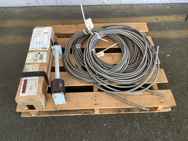 (4) Flexible Cables & (1) Gems Sensors 197619 Liquid Quantity Transmitter