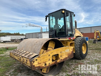 2006 Cat CS-563 Compacteur à tambour lisse
