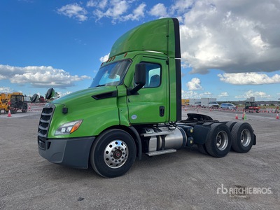 2021 Freightliner Cascadia 116 6x4 T/A Day Cab Truck Tractor