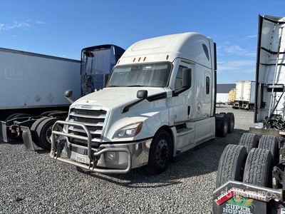 2020 Freightliner Cascadia 126 6x4 T/A Sleeper Truck Tractor