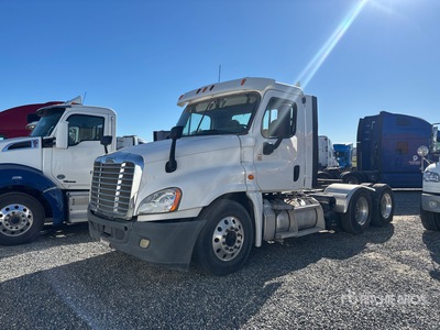 2013 Freightliner Cascadia 125 6x4 T/A Day Cab Truck Tractor