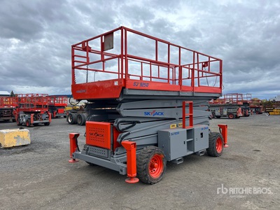 2003 Skyjack 9250XD2 4x4 Dual Fuel シザーリフト