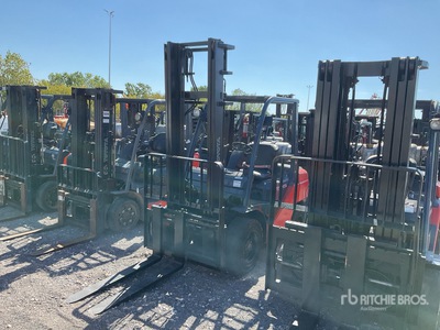2016 Toyota 8FGCU30 5820 lb Pneumatic Tire Forklift