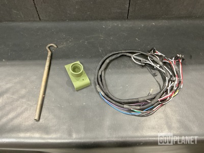 (1) Cable Assembly, (10) Jack Handles, (1) Adapter & Assorted Items