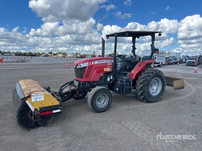 2014 Massey Ferguson 4608 Bezem tractor