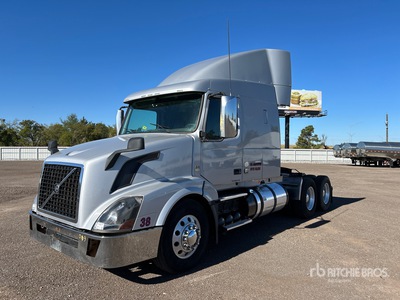 2016 Volvo VNL 6x4 Cabina con cuccetta per trattore stradale