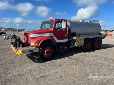 1992 International 4900 6x4 Water Truck