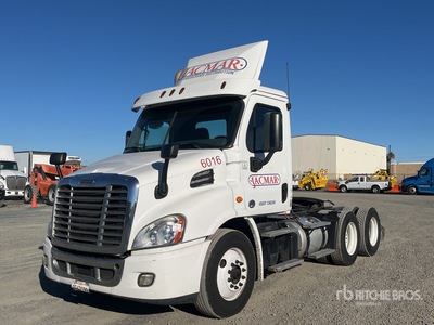 2017 Freightliner Cascadia 113 6x4 T/A Day Cab Truck Tractor
