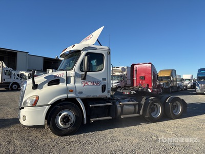 2017 Freightliner Cascadia 113 6x4 T/A Day Cab Truck Tractor