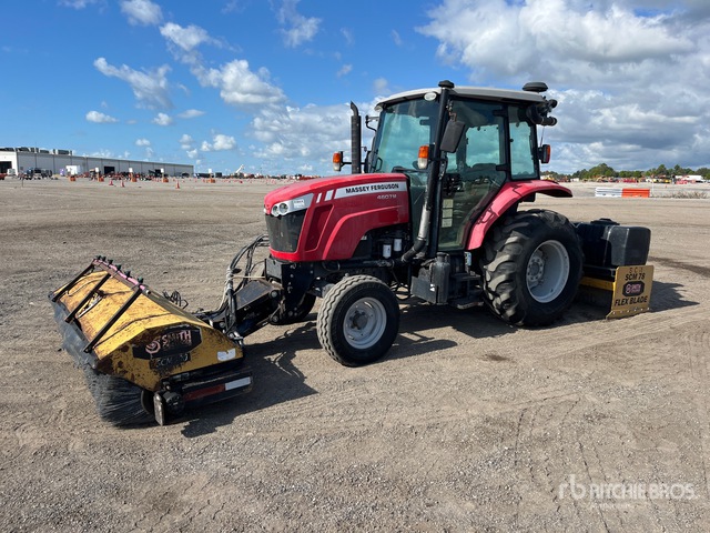 2017 Massey Ferguson 4607M Broom Tractor | Ritchie Bros. Auctioneers