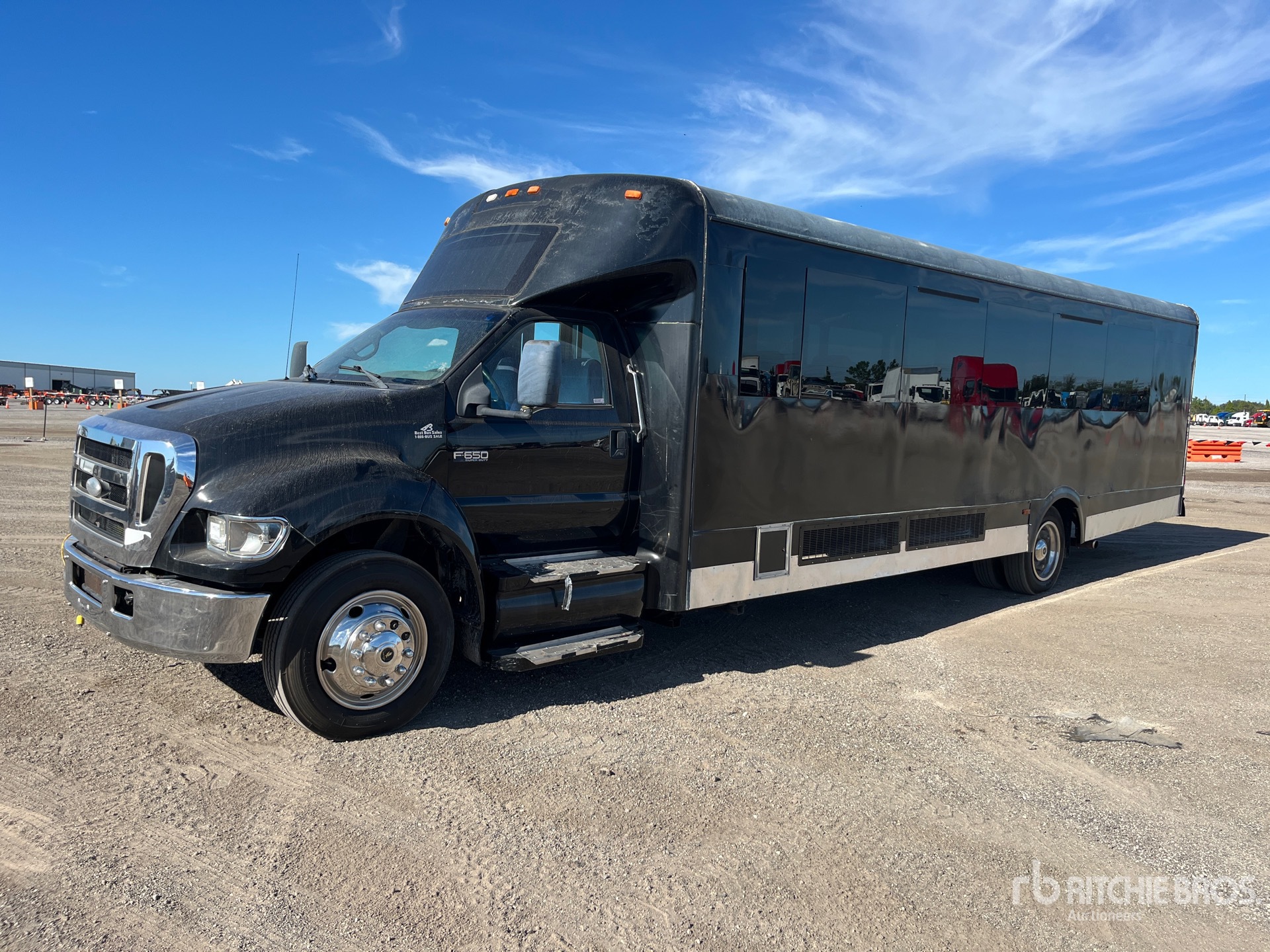 2007 Ford F-550 4x2 37-Seat Transit Bus