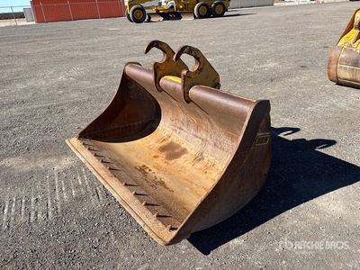 EDF 72 in Q/C Cleanup Baggerlöffel - Fits Cat 323