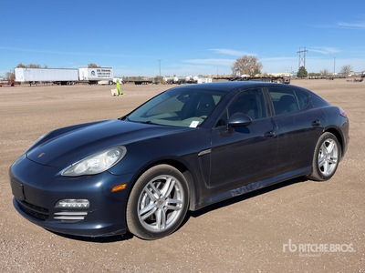 2011 Porsche Panamera 4 Automobile