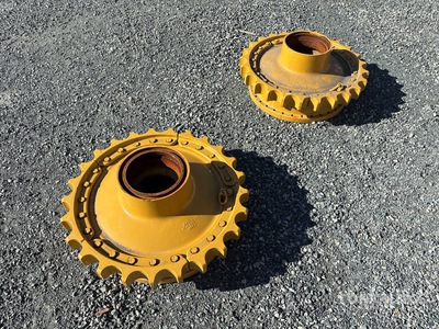 Quantity of (2) Cat 28 in Pignons