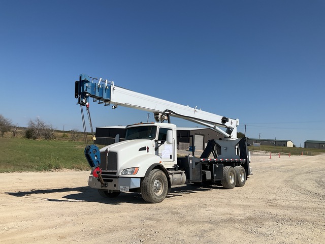 Manitex 30124WL 30 ton Straight Boom on 2012 Kenworth T400 6x4 Boom Truck