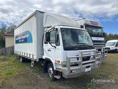 2009 UD MK Curtain Side Truck