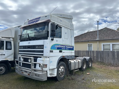 DAF XF 95.530 تراكتور شاحنة كابينة النوم (ثنائية المحور)