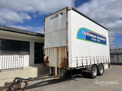 2009 Vawdrey Bogie/A Curtain Side Trailer