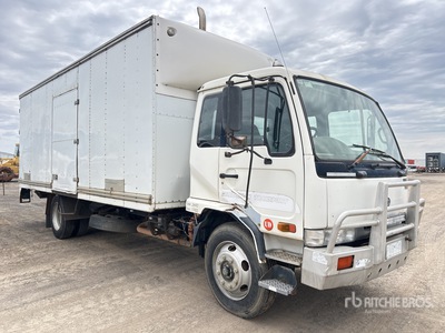 1998 UD LK185 4x2 Curtain Side Truck