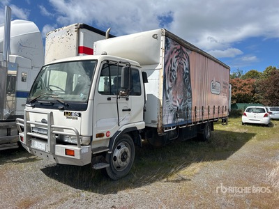 1998 UD LK185 Curtain Side Truck