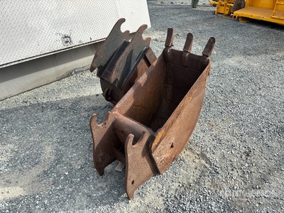 Quantity of (2) 16 in Digging Q/C ローダーバックホー用バケット