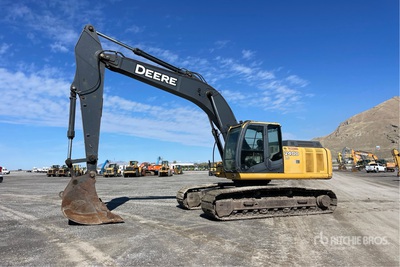 2010 John Deere 240D Tracked Excavator