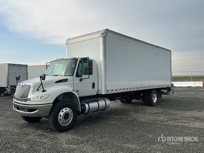 2019 International 4300 4x2 Furgoneta caja cerrada