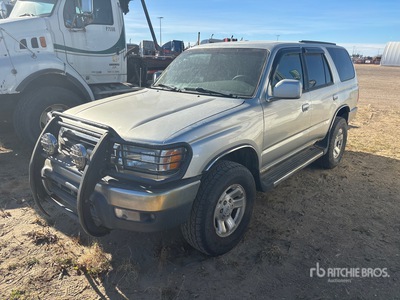 2000 Toyota 4 Runner SR5 4WD SUV