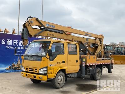 XCMG GKZ17 17 m on 2017 Isuzu QL1070A1HWY 4x2 Crew Cab Bucket Truck