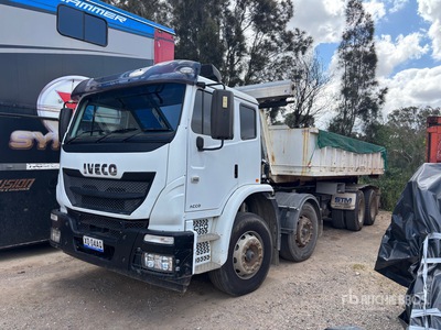 2015 Iveco Acco 8x4 Twin-Steer Hooklift Truck