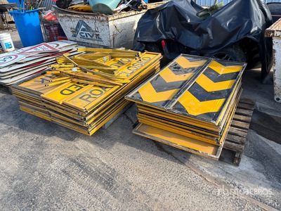 Quantity of (3) Pallets of Straßenschilder