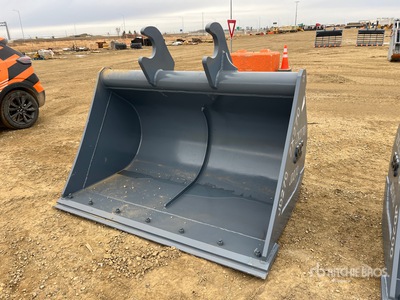 2025 SEC 72 in Q/C Cleanup Excavator Bucket - Fits Hitachi ZX270 (Unused)