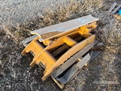 2025 SEC 24 in Hydraulic Excavator Thumb - Fits 18-25 ton (Unused)