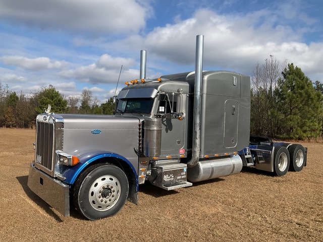 2004 Peterbilt 379 6x4 T/A Sleeper Truck Tractor