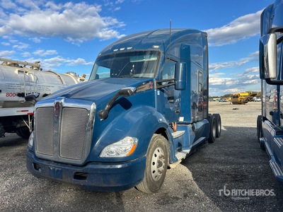 2020 Kenworth T680 6x4 Cabeza Tractora Cabina Dormitorio (Inoperable)