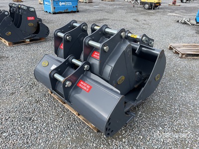 Strickland Excavator Bucket - Fits Kubota KX080