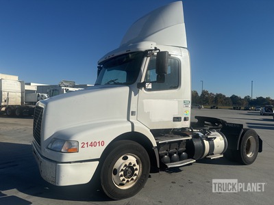 2014 Volvo VNM42 4x2 S/A Day Cab Truck Tractor
